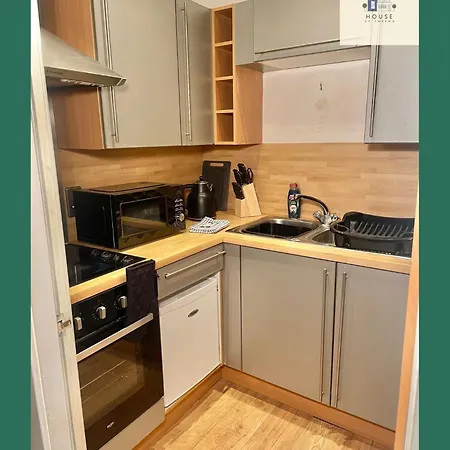 Britannia Light Night Haven Leeds (West Yorkshire)