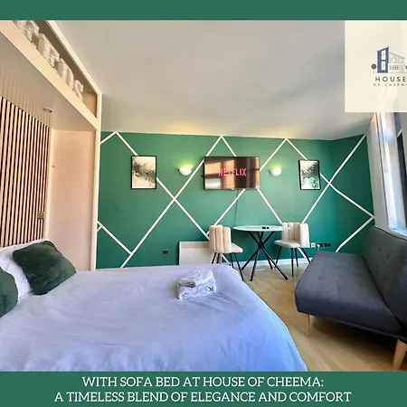 Britannia Light Night Haven * Лідс