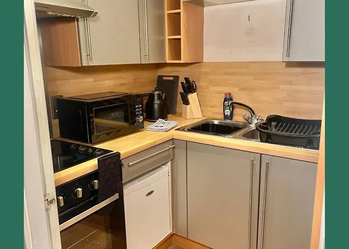 Britannia Light Night Haven Лідс