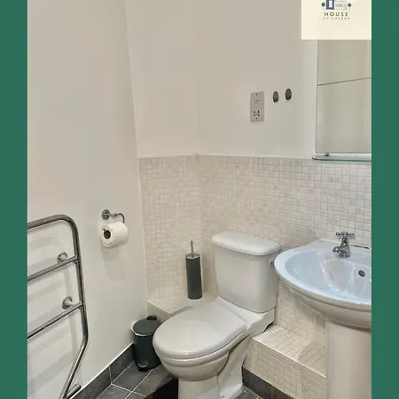 Apartament Britannia Light Night Haven